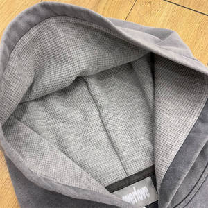 เสื้อฮู้ดโอเวอร์ไซส์สีเทา ผ้าฝ้ายเฟรนช์เทอร์รี่ พิมพ์ลายตัวอักษร ดีไซน์กระเป๋าเสื้อ สวมใส่สบายๆ สำหรับฤดูใบไม้ร่วง ทรงผู้ชาย - Product Image 4