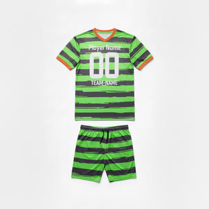 ชุดกีฬาพิมพ์ลายแบบกำหนดเอง ชุดวอร์มฤดูหนาว ชุดฟุตบอล เสื้อฟุตบอลชาย ชุดกางเกงขาสั้น โพลีเอสเตอร์ 100% - Product Image 5