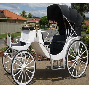 Nouvelle calèche victorienne noire avec capot noir pour mariage, tourisme, fabricant de calèches tirées par des chevaux au Royaume-Uni - Product Image 1