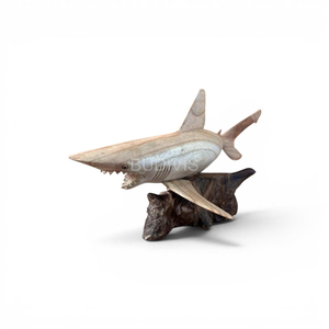Statue de requin blanc en bois faite à la main, base de présentation rustique en bois flotté, décoration d'intérieur nautique, accent de vie marine - Product Image 6