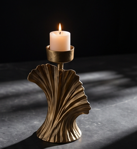 Portavelas Metálico Minimalista con Acabado Dorado, Moderno Soporte de Pilar con Diseño de Abanico Plegado, Decoración Nórdica para el Hogar - Product Image 4