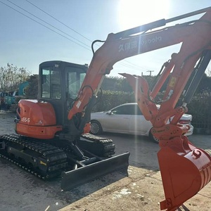 Miniexcavadora Kubota U55 5 de cinco toneladas, máquina compacta sobre orugas para construcción profesional, movimiento de tierras y preparación de terrenos agrícolas. - Product Image 5