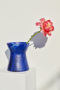 Jarrón de Resina Hecho a Mano de Lujo con Diseño de Remolinos, Textura de Mármol Art Deco Moderno, Maceta de Diseño para Decoración Elegante de Mesa en el Hogar - Product Image 2