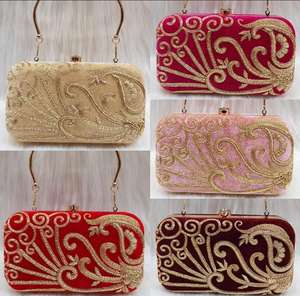 Bolso de Mano Elegante con Borlas para Fiesta o Boda, Modelo 2023, Color Morado, Satinado, Plateado, Dorado o Azul, Lowellcraft FCB04695 - Product Image 2