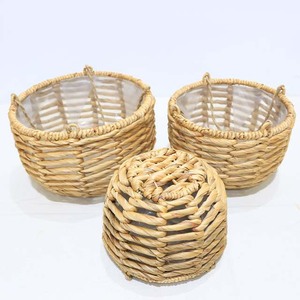 กระถางแขวนเหล็กทรงใหม่ ดีไซน์ผักตบชวา พร้อมซับในพลาสติก - Product Image 4