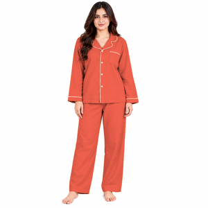 Proveedor mayorista de pijamas personalizados para mujer, ropa de dormir suave y cómoda con botones, ropa para estar en casa y ropa de descanso. - Product Image 5