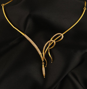 สร้อยคอรูปทรงเถาวัลย์ที่มีเอกลักษณ์เฉพาะตัว ประดับด้วยทองคำสีเข้มและคริสตัลคุณภาพสูง มีจำหน่ายในราคาขายส่ง - Product Image 2