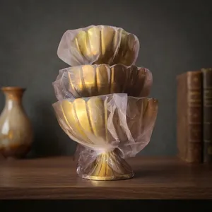 Exquisito juego de tazones/3 soportes de latón acanalados con diseño de loto para servir/centro de mesa, hechos a mano con un brillante acabado dorado, cada uno. - Product Image 3