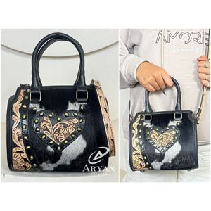 Bolso de Hombro de Cuero Genuino de Vaca con Diseño de Corazón Grabado a Mano, con Pelo y Tachuelas, Estilo Duffel, para Mujer - Product Image 1