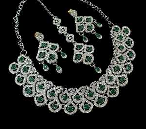 Conjunto de Collar y Pendientes Geométricos de Cristal Plateado, Joyería de Fiesta para Mujer, Estilo Clásico, Aleación con Pedrería, Joyería de Moda - Product Image 4
