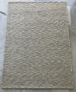 Prix d'usine Directement de l'usine, tapis écologique tissé à la main, à texture épaisse, fabriqué en laine naturelle non teinte, pour intérieurs de luxe - Product Image 1