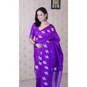Sari de seda suave morado con doble tejido Zari y borde de pájaros de Elite Weaves, blusas y camisas para mujer - Product Image 5