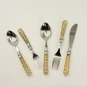 Ensemble de couverts en acier inoxydable poli miroir de style unique, 5 pièces avec manche doré, ensemble de couverts miroir pour mariage - Product Image 5