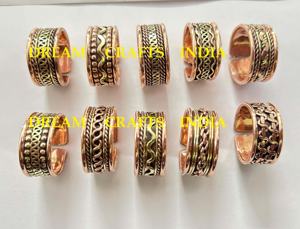 Anillo de cobre para el dedo del pie Diseño surtido Precio barato Artesanías indias Artritis ajustable Anillos de dedo unisex Joyería de playa de verano - Product Image 2