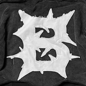 Sweat à capuche noir surdimensionné pour homme avec logo lettre appliqué blanc, style streetwear, coupe classique, poche avant, en coton - Product Image 4