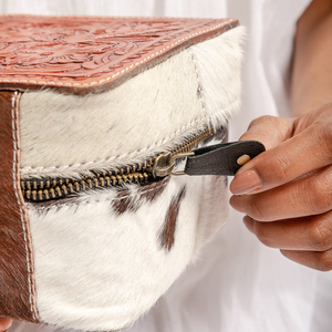 High Quality Hand Tooled Leather Toiletry Organizer New Luxury Large Capacity Women Travel Cosmetic Cowhide Leather Makeup Bags - Product Image 4