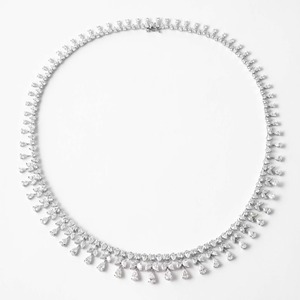Collar de Lujo en Oro Blanco de 14K con Diamantes Cultivados en Laboratorio de 20.43ct en Forma de Pera con Engaste Halo, Certificado IGI, Joyería Fina en Oro Rosa - Product Image 1