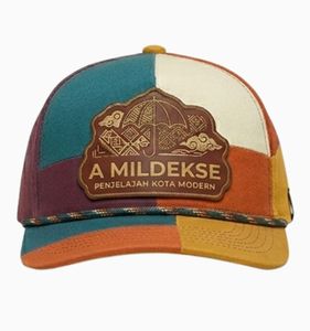 Casquette Snapback Premium Color Block avec Logo Brodé Unisexe Style Urbain Réglable 6 Panneaux Design Tendance pour le Quotidien - Product Image 1