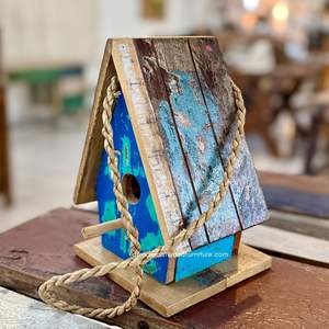 Nichoir pour oiseaux récupéré, fabriqué à la main, en bois durable - Product Image 2