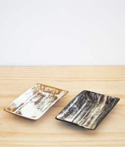 Plateaux de service ronds en corne de buffle faits à la main, durables et personnalisables, pour la cuisine et la décoration de table des restaurants HF Industries - Product Image 5