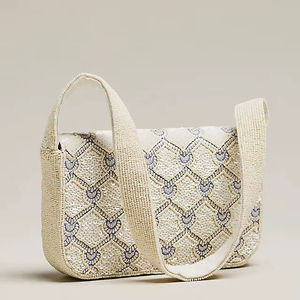 Sac Potli de créateur en velours avec de magnifiques perles de verre en cristal et des embellissements Dabka pour les mariages et les soirées - Product Image 1