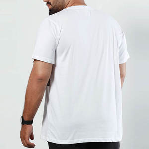 Camiseta de diseño moderno para hombre con corte relajado, camiseta para hombre inspirada en las tendencias de la colección de ropa urbana. - Product Image 5