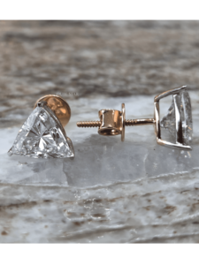 Pendientes Triangulares de Laboratorio con Certificación IGI de 2.95 Ct, Oro de 14K, Diseño de Lujo con Corte Trillón, Joyería Fina Moderna para Mujer - Product Image 4