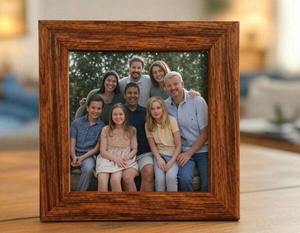 Cadre photo artisanal en bois massif, élégant, à suspendre au mur, décoration intérieure de qualité supérieure. - Product Image 1