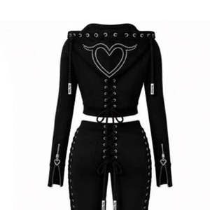 Conjunto de Sudadera con Capucha Negra para Mujer con Estampado de Corazón con Pedrería y Detalle de Cordones, Conjunto de Punto de Invierno para Hombre - Product Image 4