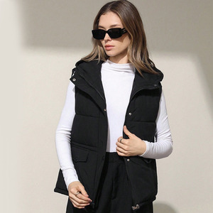 Gilet matelassé léger pour femme à col montant sans manches – Manteau d'hiver chaud et rembourré - Product Image 3