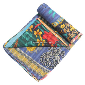 Indian Handmade Kantha Bedspread Bedding Cotton <b>Throw</b> Blanket <b>Quilt</b> Indian Reversible Hand Stitched Heavy <b>Throw</b> Old Sari Blanket - Product Image 4