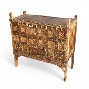 Caja de Madera Maciza Tradicional Hecha a Mano DAMCHIYAN con 3 Cajones - Decoración para Sala de Estar Combinable - Garantía de 10 Años - MOQ 1 - Product Image 2