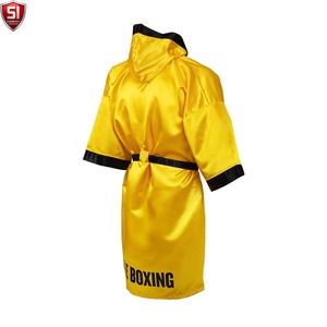 Robe de boxe pour hommes adultes SUMROOS, en satin, couleur et logo personnalisés, respirante et confortable pour le MMA et le Muay Thai - Product Image 4