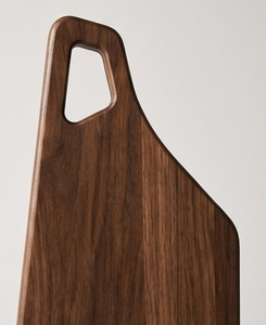Tabla de cortar de madera de mango teñida de nogal de alta resistencia, tabla angular para queso con mango triangular, bandeja - Product Image 2
