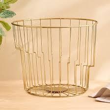 Panier de rangement rond en métal au design minimaliste, durable, sur pied, pour l'organisation du salon - Product Image 2