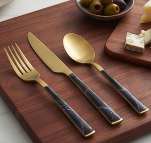 Ensemble de couverts en métal de luxe moderne, finition or mat, manche en marbre noir, passe au lave-vaisselle, vaisselle de mariage - Product Image 5