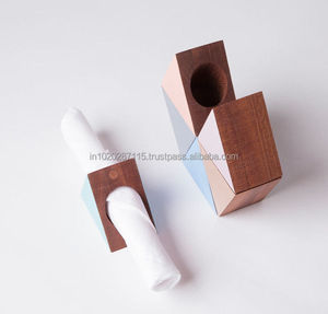 Servilletero de madera rústico hecho a mano para decoración de mesa de comedor ecológica, accesorio para celebraciones de fiesta de boda de granja - Product Image 1