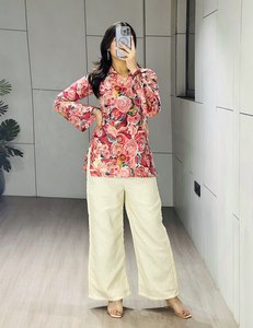 Conjunto de Kurti Corto de Algodón Cambray Estampado de Moda con Pantalones Palazzo – Ropa Casual Chic - Product Image 5