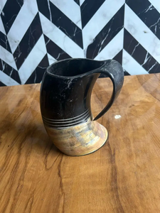 Taza de Beber Hecha a Mano con Cuerno Natural, Ecológica, Estilo Americano, con Asa, para Uso en el Hogar o Bar, Lista para la Venta - Product Image 1