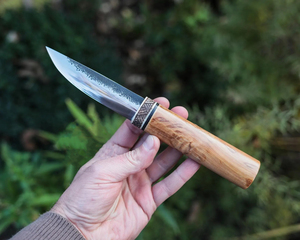 Cuchillo de Supervivencia Tradicional Inspirado en los Vikingos, Hecho a Mano con Hoja de Acero al Carbono Nórdico - Product Image 2