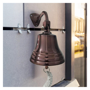 Cloche en laiton traditionnelle au look classique, cloche de jardin de qualité supérieure en laiton, parfaite pour la décoration nautique, la maison, la porte, le jardin, le temple, ou les usages spirituels. - Product Image 1