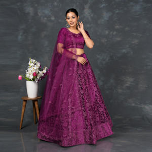 Lehenga Choli de Diseño con Bordado Floral Intrincado, Falda Larga Acampanada, Dupatta Impresionante para Bodas, Graduaciones y Playa - Product Image 4