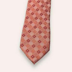 Corbata a Cuadros Color Durazno para Hombre, Poliéster Premium |   Corbata Formal para Negocios y Bodas |   Accesorio de Moda con Patrón Clásico a Cuadros, Regalo - Product Image 1