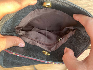 Sac à bandoulière Kilim en cuir Jacquard fabriqué à la main pour femme avec sangle réglable sac à bandoulière à motif tribal pour voyage et usage quotidien - Product Image 5