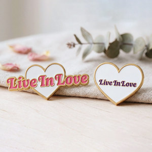 Pins Metálicos con Letras Personalizadas - Product Image 3