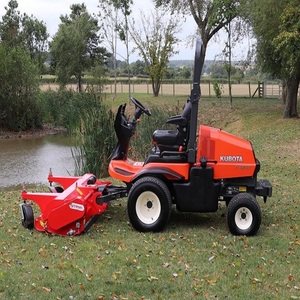 Tondeuse à gazon Kubota F2890 28HP Diesel, moteur 2 temps 125cc avec bac de ramassage, disponible à l'achat immédiat, en stock. - Product Image 5