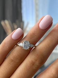 Anillo de tres piedras con diamante de laboratorio de corte cojín alargado de 1.51 CT, en oro sólido de 18K, para regalo de promesa de boda para enamorados. - Product Image 5