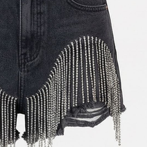 Short en jean délavé avec strass personnalisés, style vintage tendance, pour unisexe, streetwear et tenue décontractée - Product Image 4