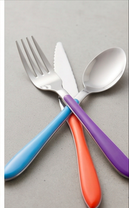 Ensemble de couverts en acier inoxydable coloré avec manches en plastique, compatible lave-vaisselle, design moderne pour le camping et l'usage quotidien - Product Image 2