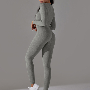 Ensemble de yoga 2 pièces pour femmes de qualité supérieure, conçu par un fabricant sur mesure pour l'exportation directe d'usine. - Product Image 1